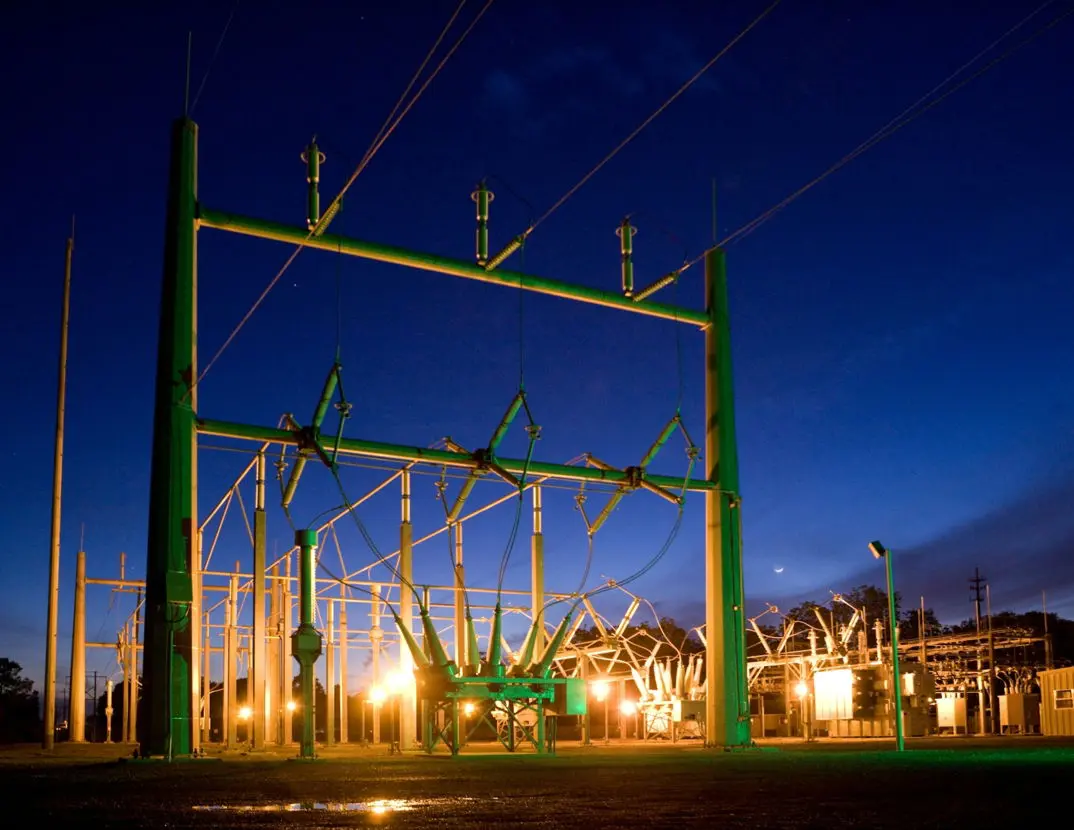 Infraestrutura elétrica em subestação